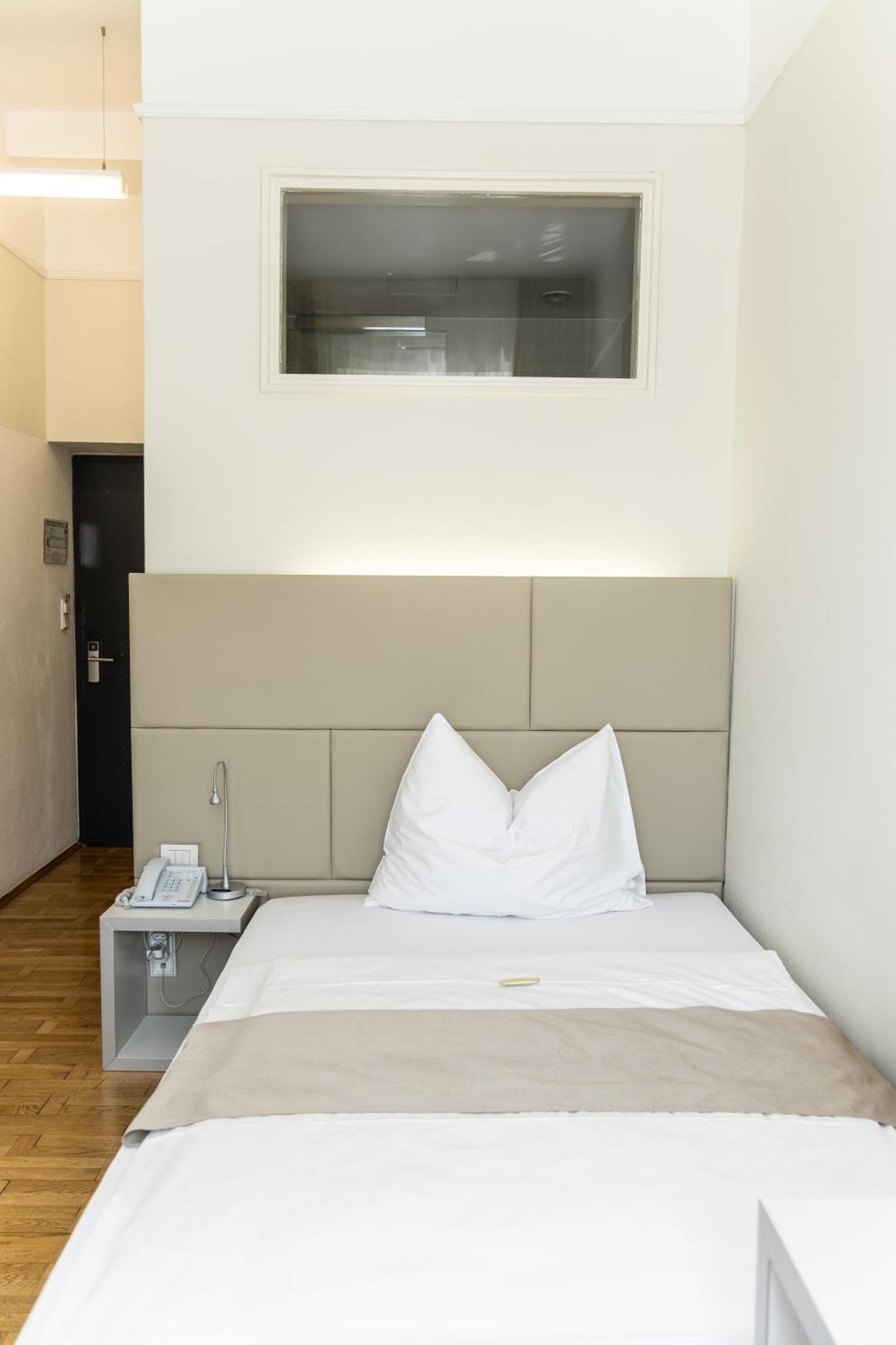 Kaiser Von Oesterreich, Historik- Und Thermalhotel